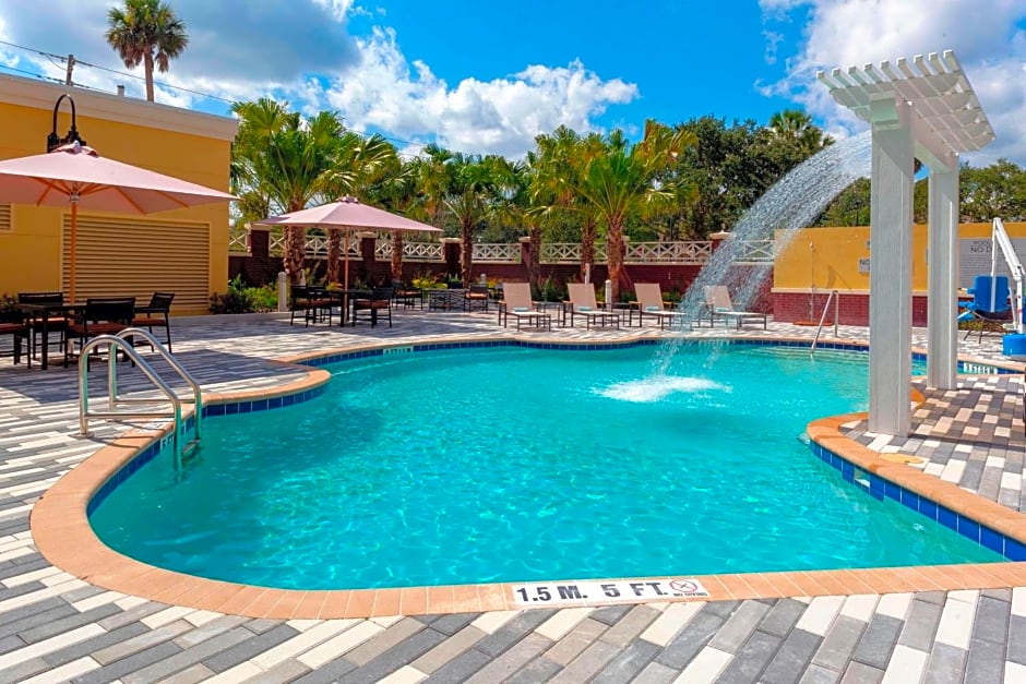 Courtyard by Marriott DeLand Historic Downtown