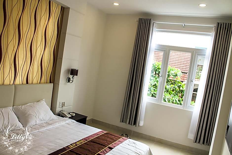 LiLLy Hotel