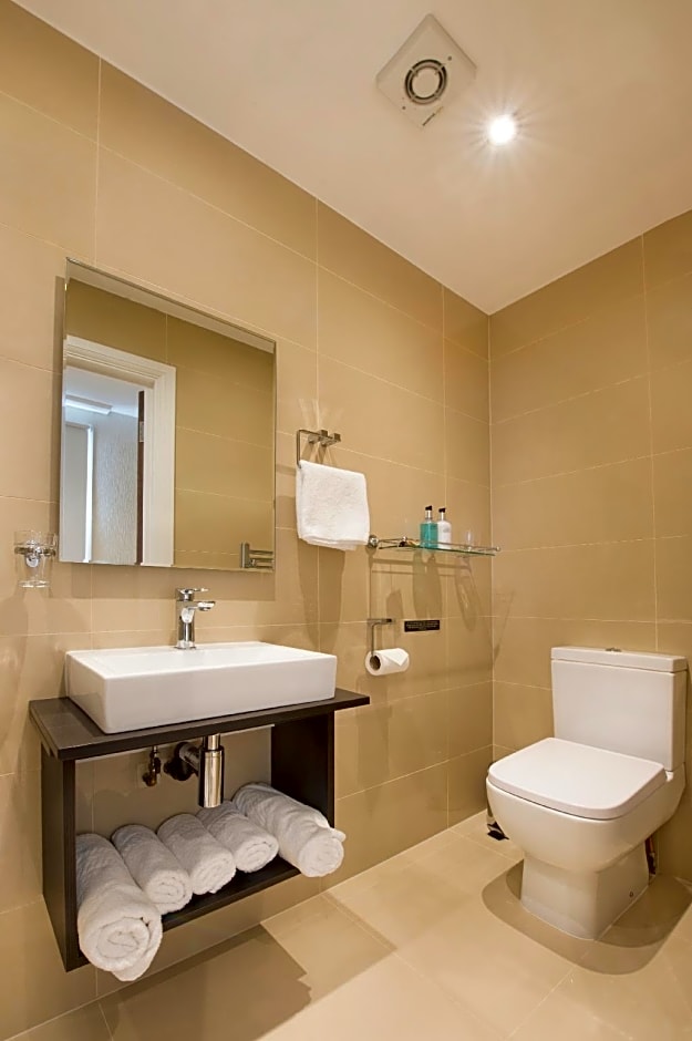 OYO Townhouse 30 Sussex Hotel