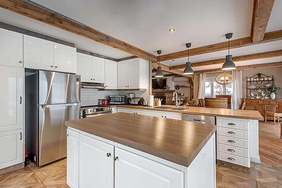 Breathtaking Lake View With Spa Chalet 360