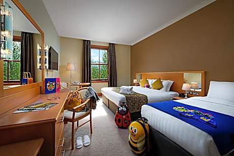 Family Room (2 Adults + 1 Child)