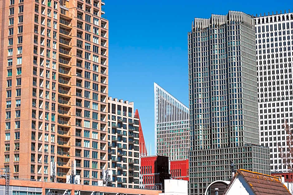 Boutique Hotel First City