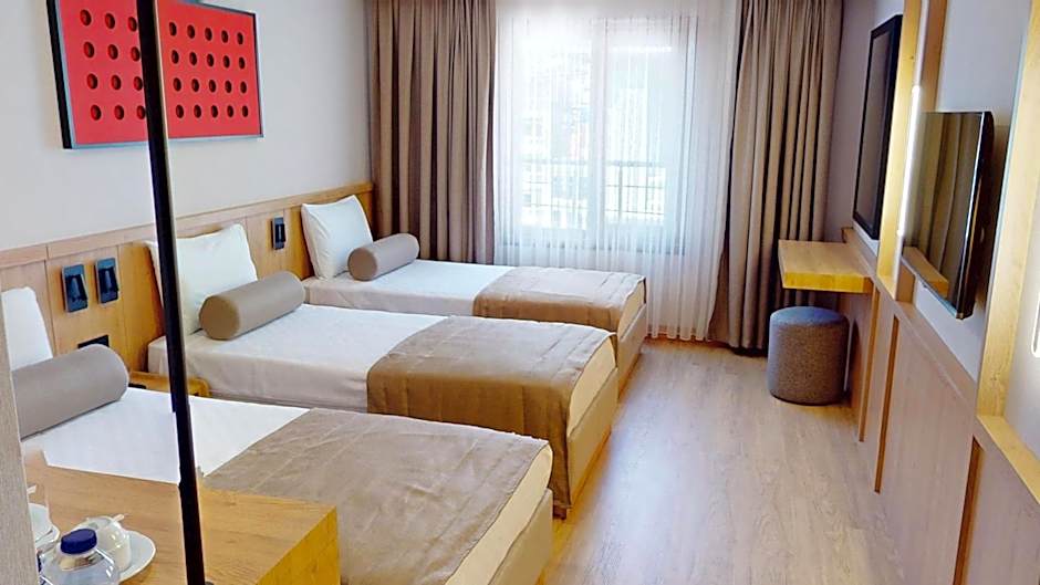 Istanbul River Hotel