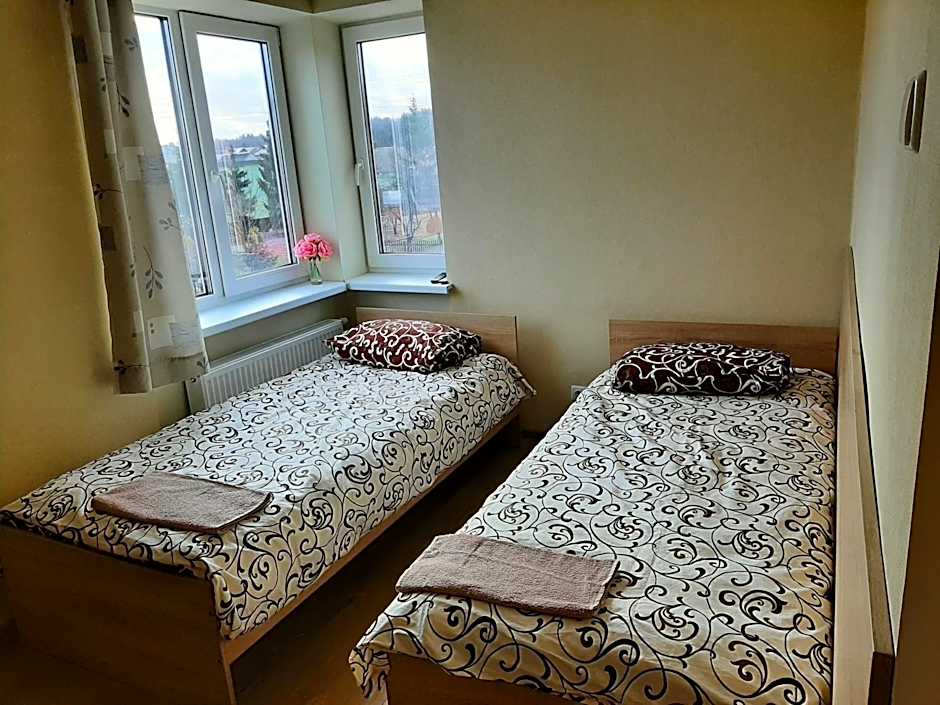 ROOMS FOR RENT