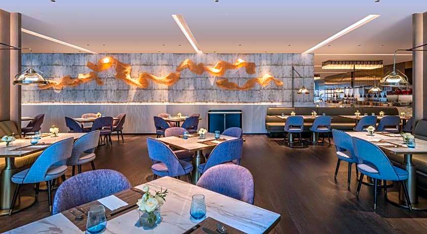 Hilton Shenzhen World Exhibition & Convention Center （Qianhai Snow World）