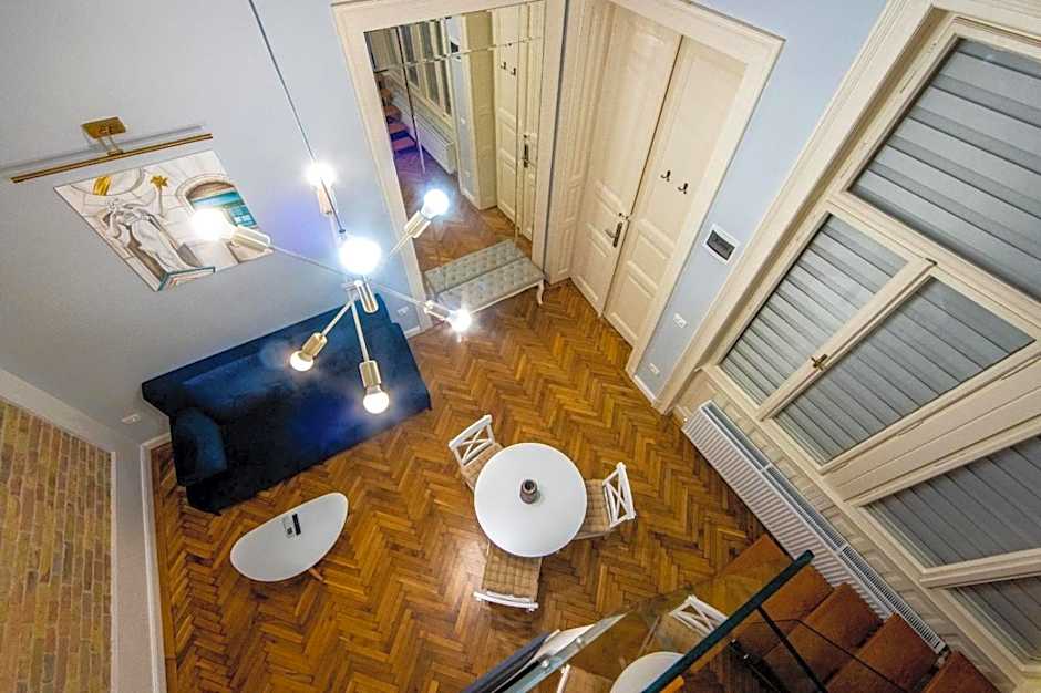 VISAJ Deluxe Downtown