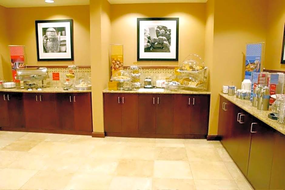 Hampton Inn By Hilton Calera