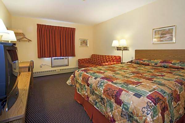 Burnsville Inn & Suites