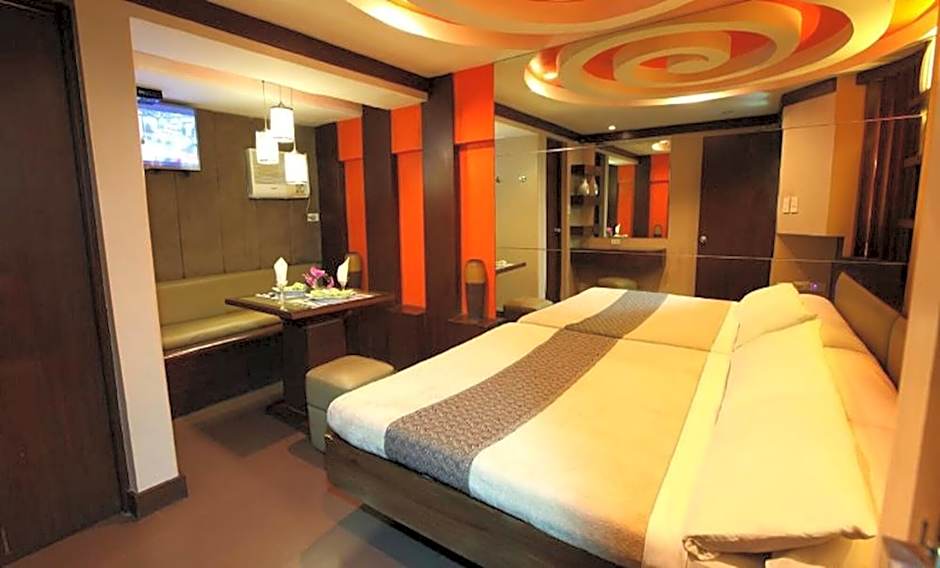 Victoria Court Las Pinas