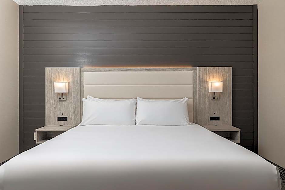 Oakfield Hotel & Suites, Ascend Hotel Collection