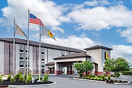 Super 8 by Wyndham Mount Laurel