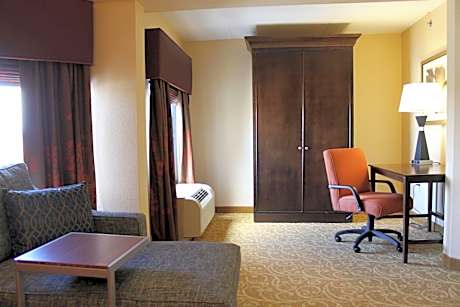 King Study Room - Non-Smoking