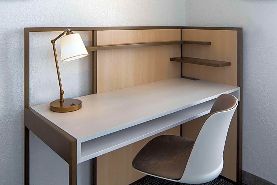 Sonesta Simply Suites Falls Church