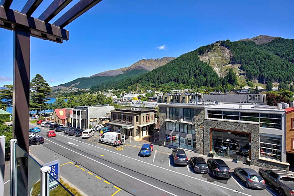 Novotel Queenstown Lakeside