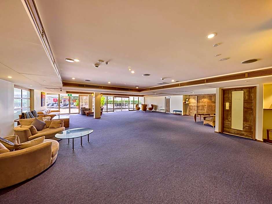 Pullman Reef Hotel Casino