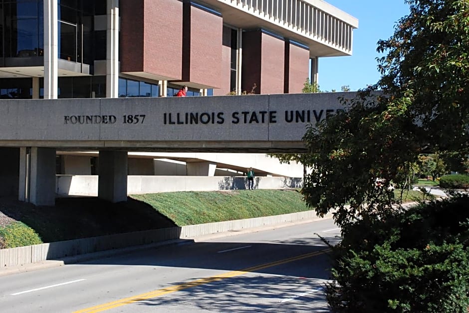 Holiday Inn Express Hotel & Suites Bloomington-Normal University Area, an IHG Hotel