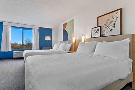 2 Queen Bed Suite