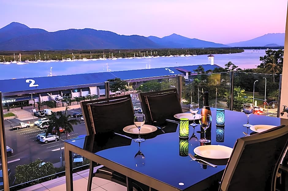 Jack & Newell Holiday Apartments