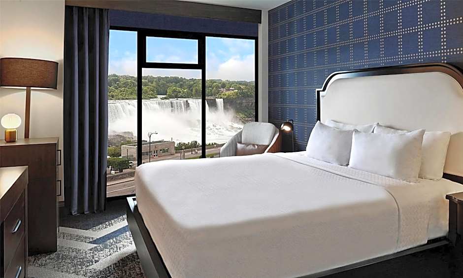 The Brock Niagara Falls Fallsview, Tapestry by Hilton