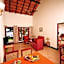 Abad Whispering Palms Kumarakom Hotel