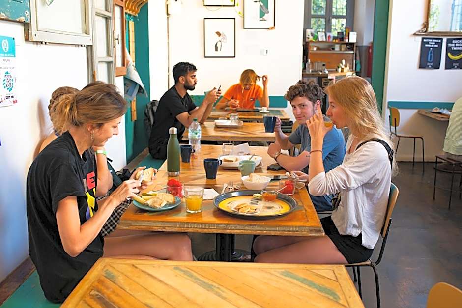 Madama Hostel & Bistrot