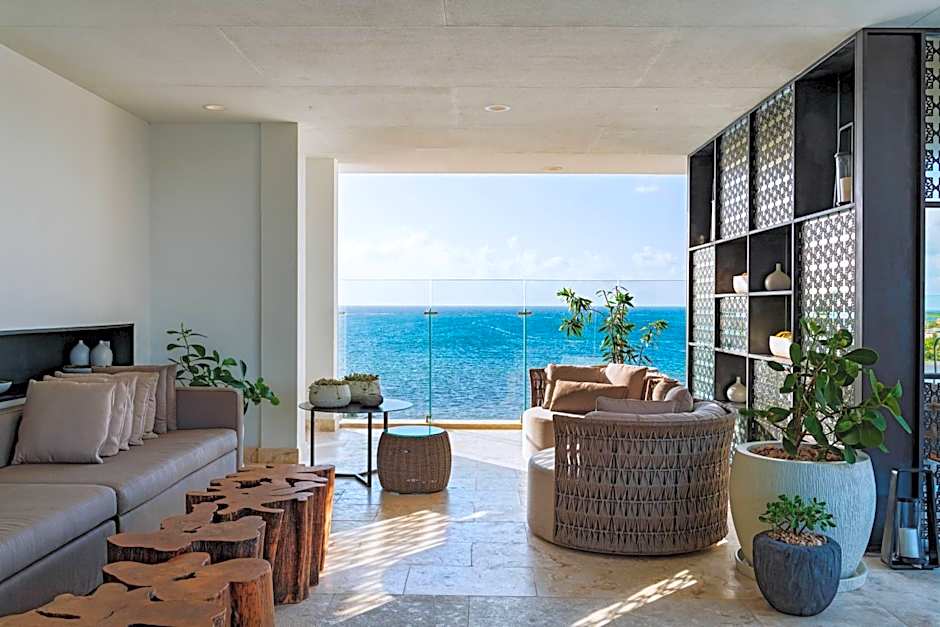 Alaia Belize, Autograph Collection