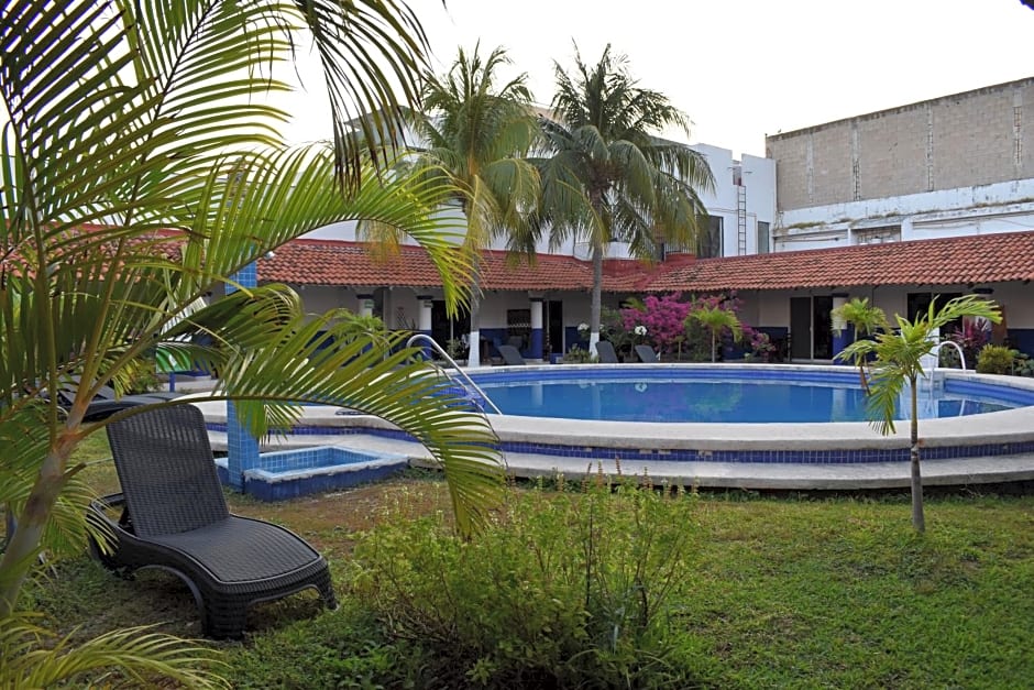 Hotel Plaza Almendros