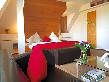 Junior Suite with Dome View