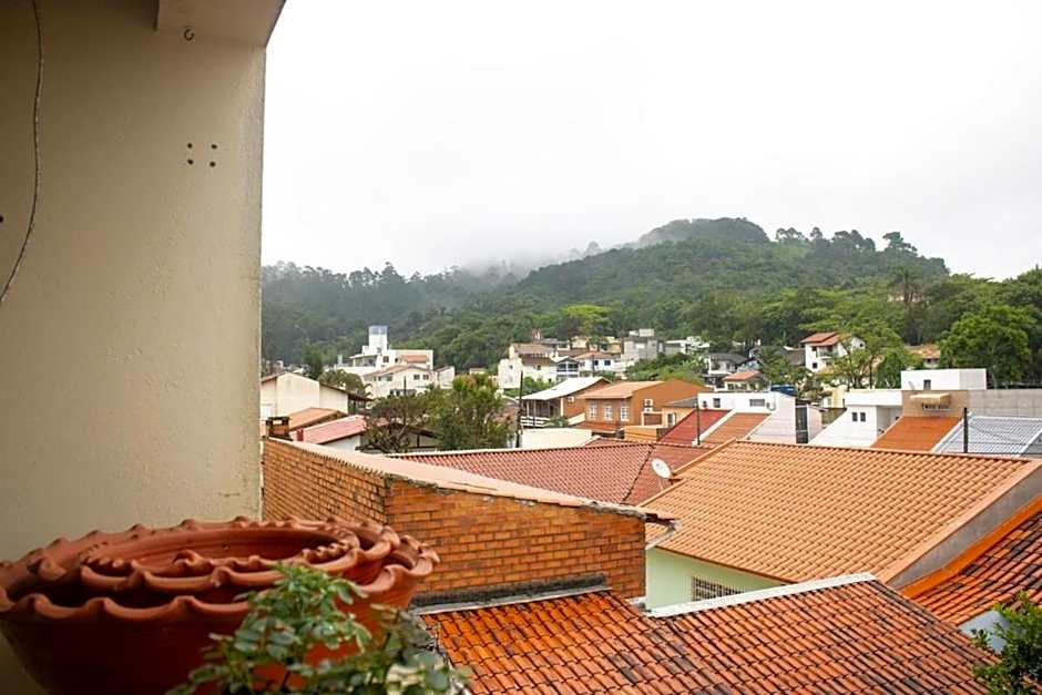 Apto com Wi Fi a 400m da Praia de Canasvieiras SC