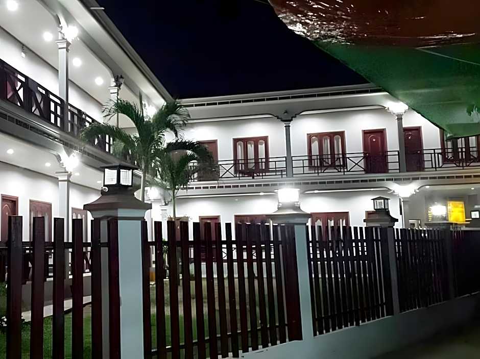 Photo 1 of 50 of Mama Leurth Sunset Guesthouse