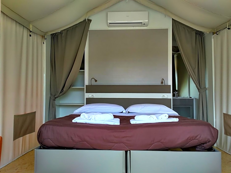 hu Firenze Camping in Town