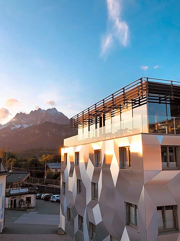 Cubo Sport & Art Hotel