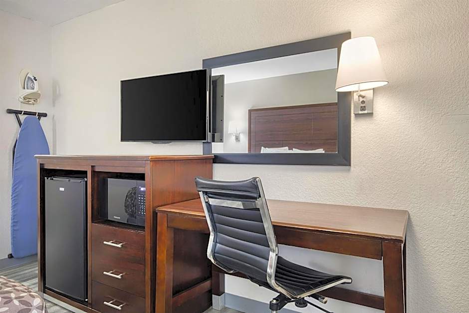 SureStay Hotel by Best Western Terrell