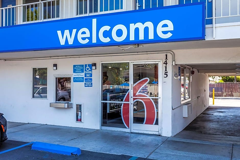 Motel 6 Sacremento, Ca - Downton