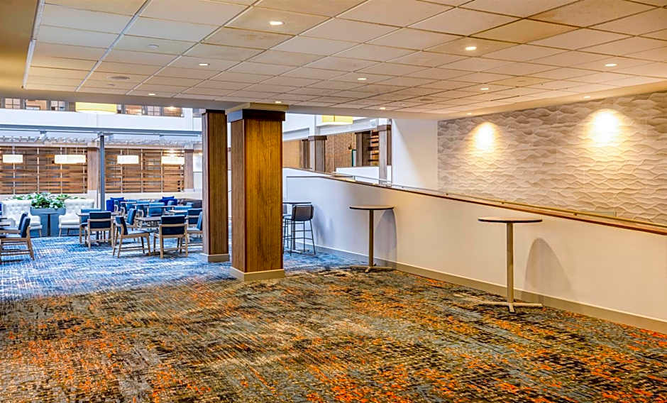 Embassy Suites by Hilton Minneapolis Bloomington Edina
