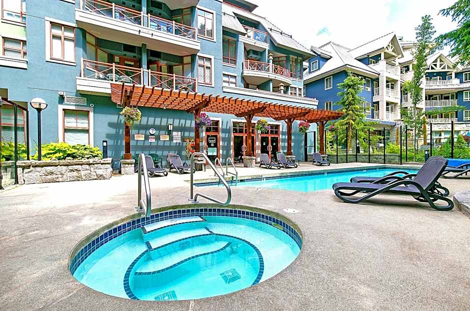 Alpenglow Lodge Two Bedroom Apartment with Private Hot Tub by MVA