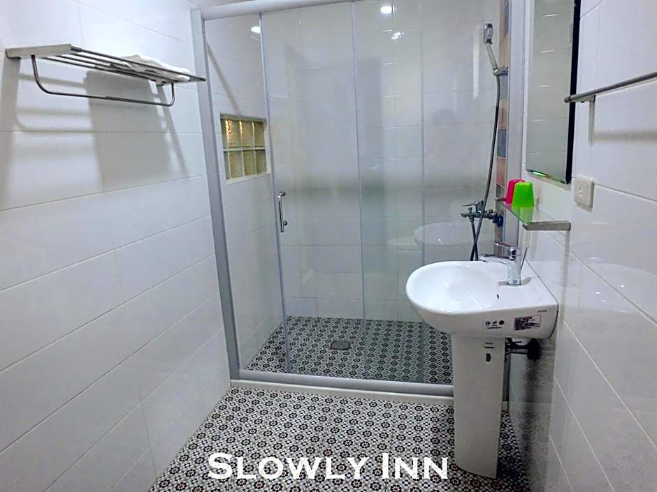Slowly Inn