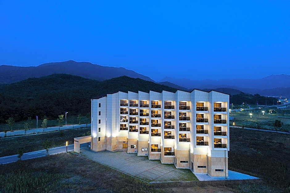 CozyCove Boutique Hotel