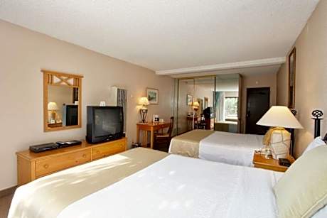 Oceanside Marina Suites