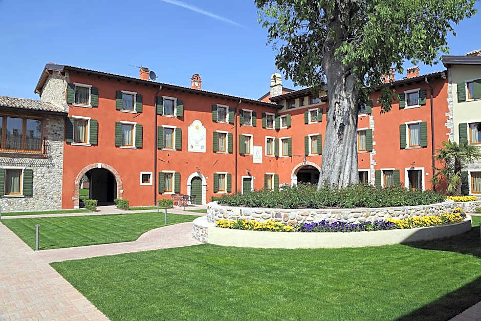 Residence Borgo Mondragon