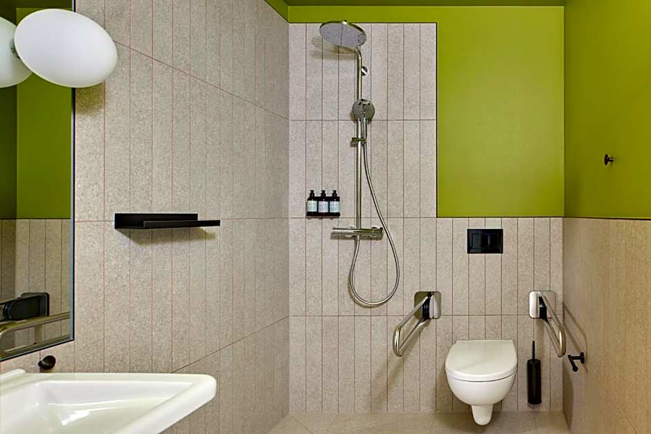 Locke at East Side Gallery