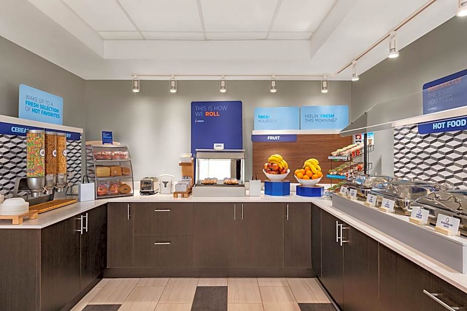 Holiday Inn Express Hotel & Suites Denver Airport By IHG