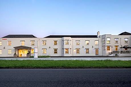 Ramada by Wyndham Cheltenham