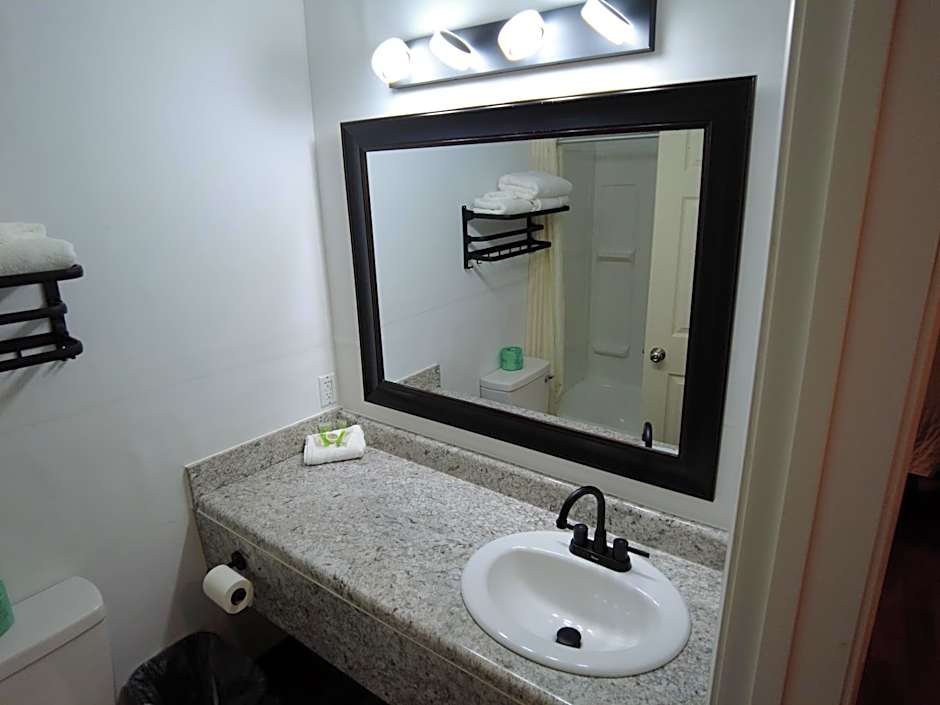 Americourt Hotel and Suites - Elizabethton