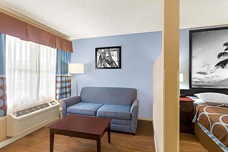 Deluxe King Room - Non-Smoking