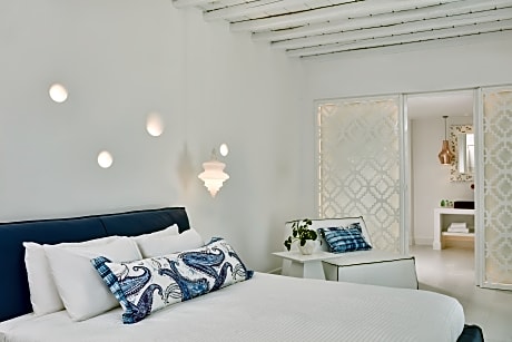 Junior Suite with Open Air Jetted Tub-Sea View