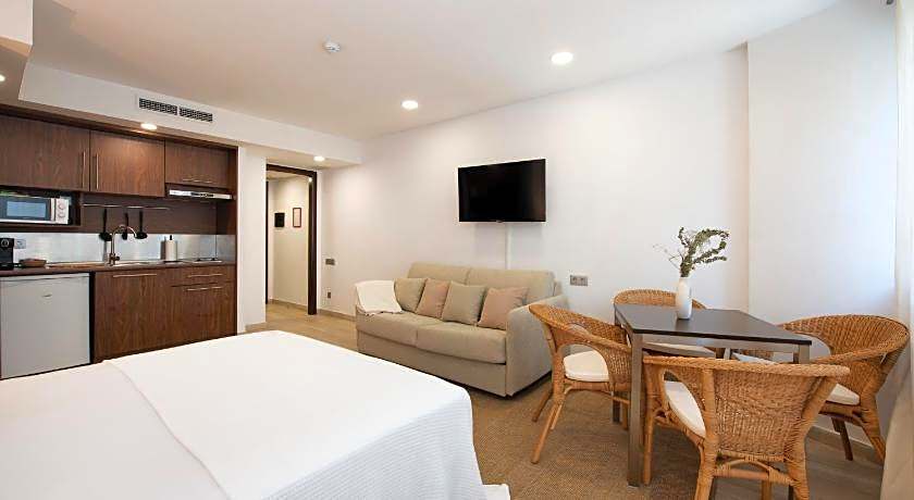 Ginosi Basics Centric Apartel