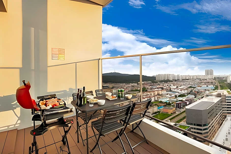 Paju Khills the terrace