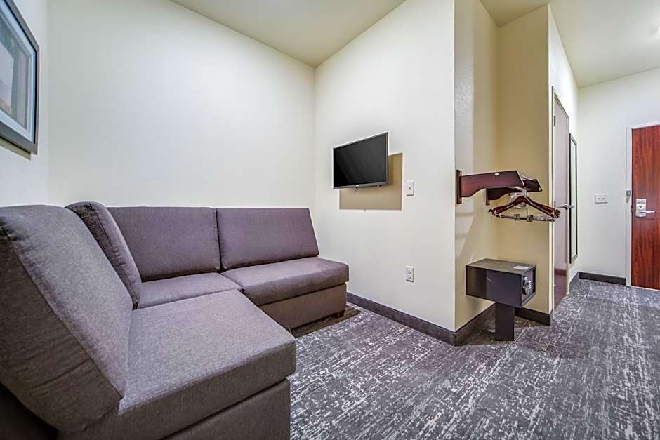 Cobblestone Hotel & Suites - Cozad