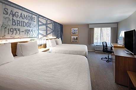 Two-Room Queen Suite with Sofa Bed - Non-Smoking